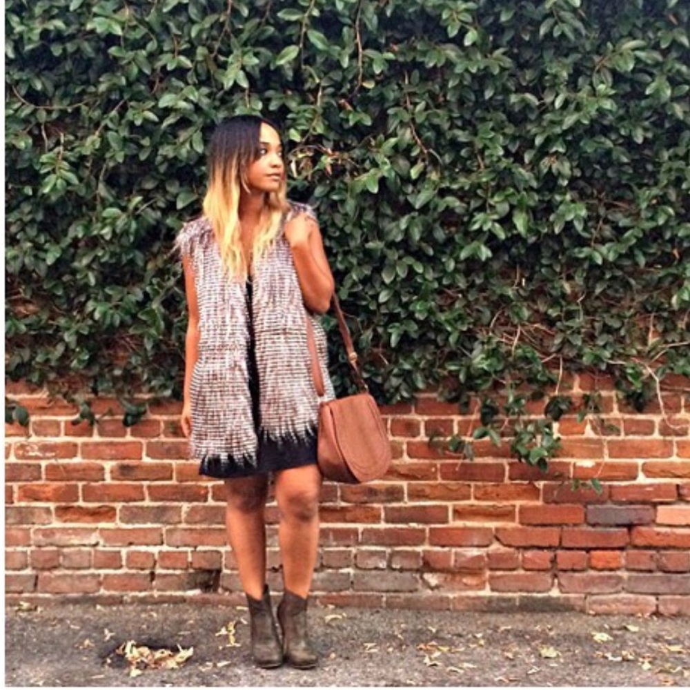 Olive & Oak Women's Fuzzy Vest